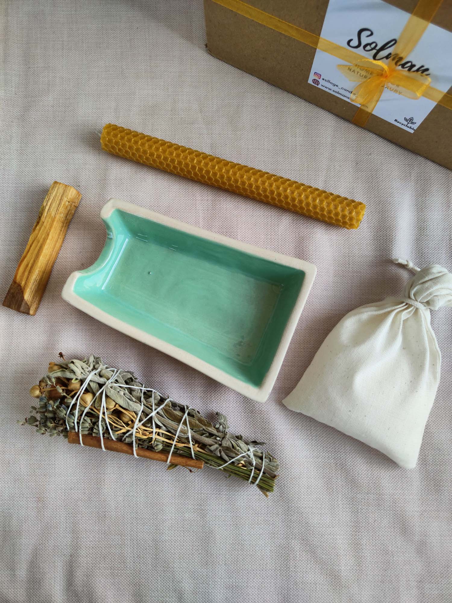 IMG20230618142200 Arınma Tütsülük Set Adaçayı Lavanta Üzerlik Otu Palo Santo Tütsü Tabağı Bal Mumu Kaya Tuzu 5li Set - Görüntü 2